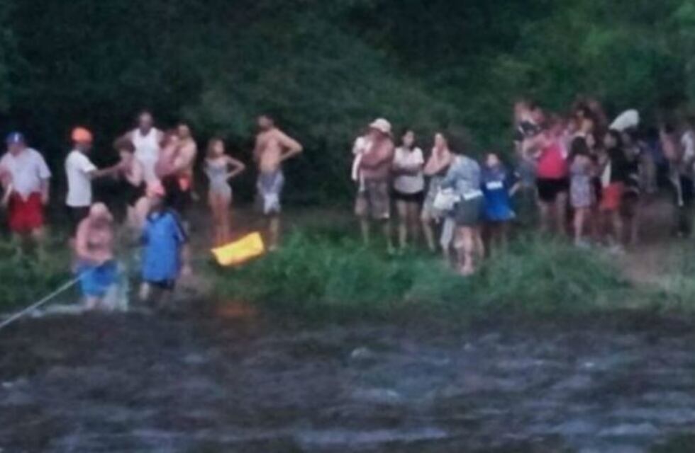Rescataron a 90 a turistas de la creciente de un rio