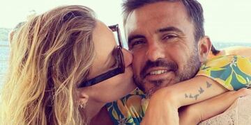 Mica Viciconte y Fabián Cubero se grabaron a los besos en la cama, pero alguien los interrumpió ¡y se sumó!
