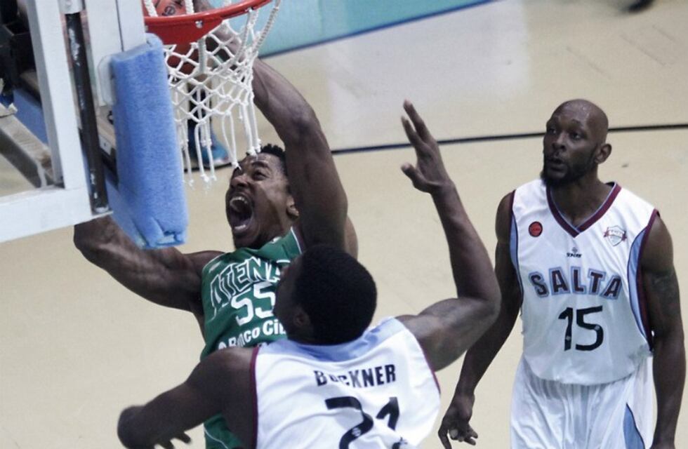 Jerome Meyinsse, el enmascarado del clásico Atenas-Instituto