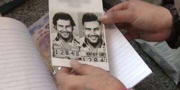 Con la imagen de Pablo Escobar, una banda vendía su \