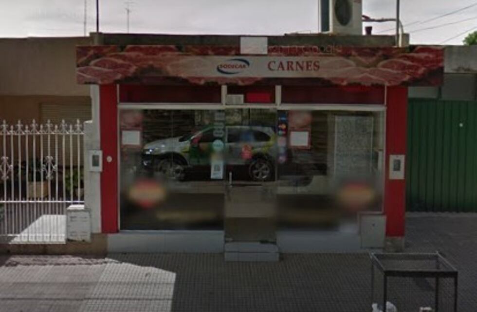 Rompieron la vidriera de Sodecar, pero sólo se llevaron una caída