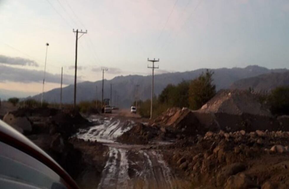 Se restableció la circulación por la ruta 40 luego de una fuerte crecida del río