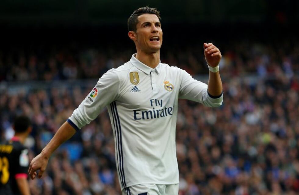 Espectacular caño de Cristiano Ronaldo
