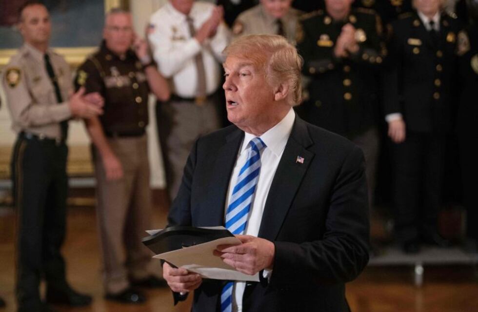 Un funcionario de la Casa Blanca se declara parte de la resistencia a Donald Trump