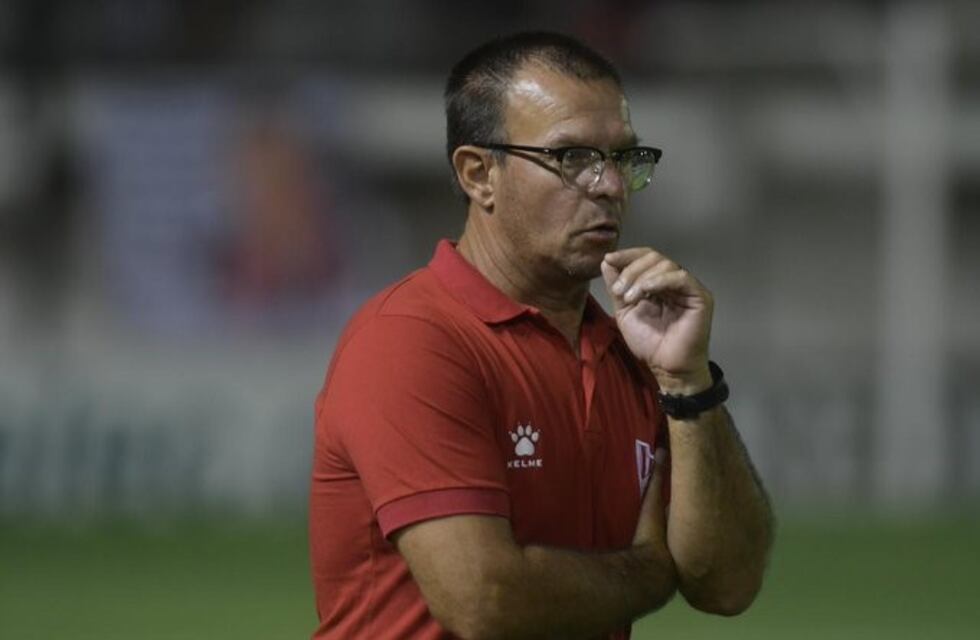 Instituto no levanta cabeza, cayó ante Chacarita y peligra el cargo de Zabala como DT