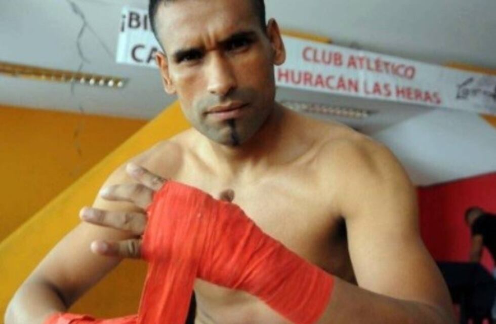 Jonathan Barros viaja a México a buscar el título superpluma del CMB