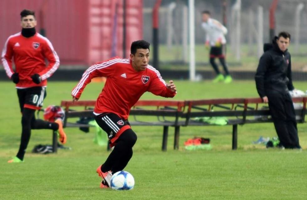 Newell's se prepara para su primer amistoso con Talleres y espera la llegada de un volante