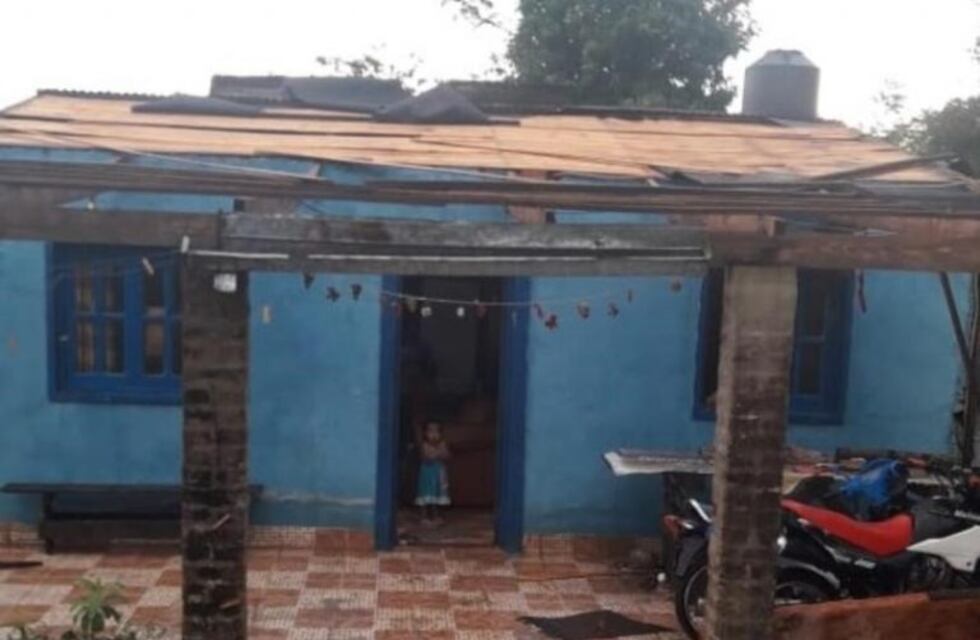 Garupá sin techos, árboles, luz y agua