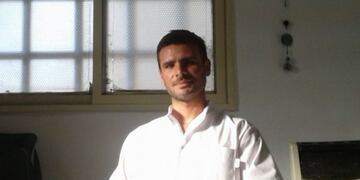 Jorge Benítez era jefe del Centro de Atención Primaria N° 42 del barrio Malvinas de La Plata\u002E Fue encontrado ahorcado en el Parque Pereyra (Web)