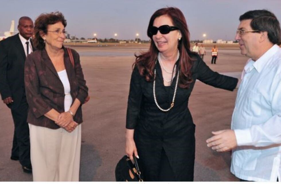 Cristina Kirchner regresó de Cuba y hoy presentará la historia clínica de su hija Florencia