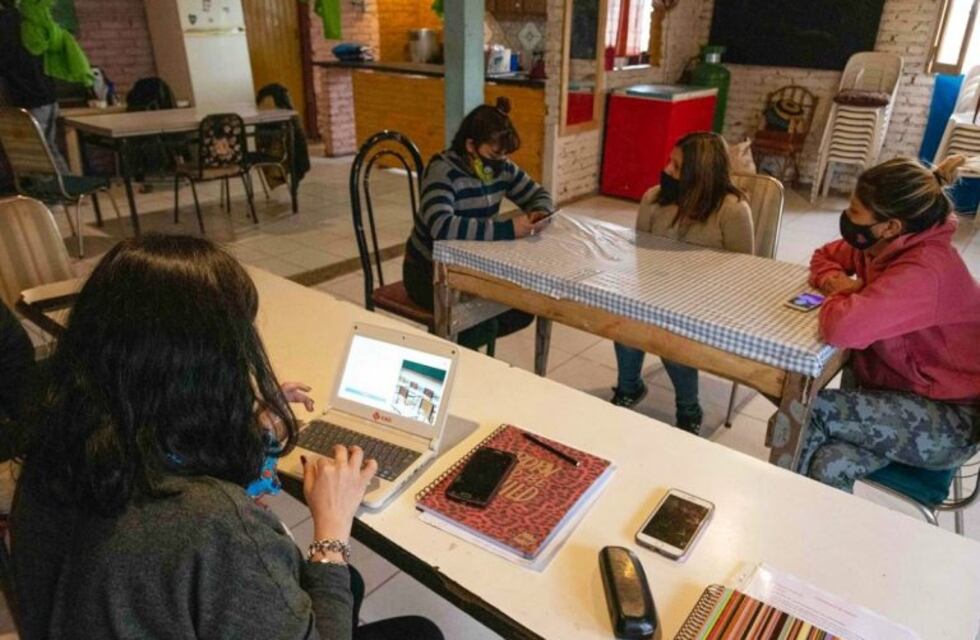 Llegan más computadoras a San Rafael y amplían los puntos wifi