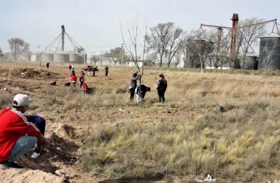 Política mezclada con necesidades sociales en la toma de tierras en Santa Rosa