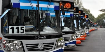 Colectivos de las empresas Semtur y La Mixta en Rosario\u002E