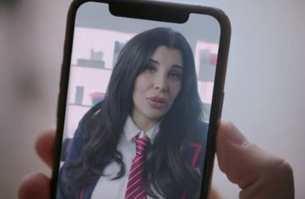 Charlotte y Alex Caniggia protagonizan la nueva publicidad de la serie "Élite" de Netflix