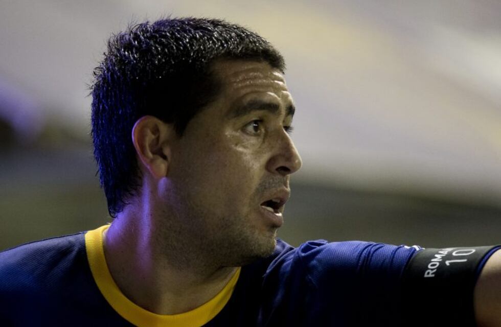 Con la ropa de la Selección Argentina, Juan Román Riquelme se entrena para su despedida