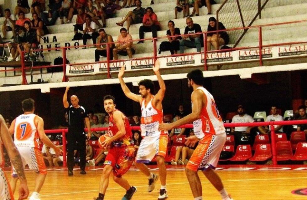 Rocamora perdió el invicto de local a pesar de los 12 puntos de Manuel Olocco