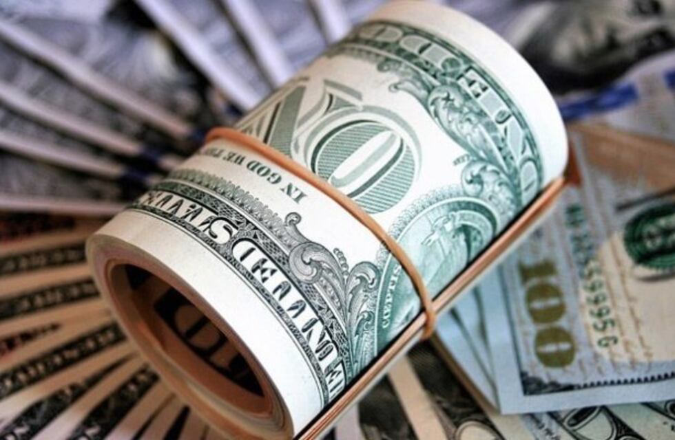 Arranca el "dólar tarjeta": cuáles son las operaciones que tendrán el recargo del 30%