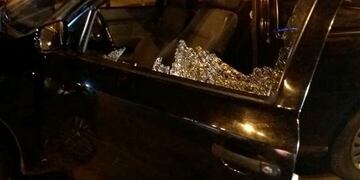 La mujer fue atacada mientras intentaba salir de su casa.