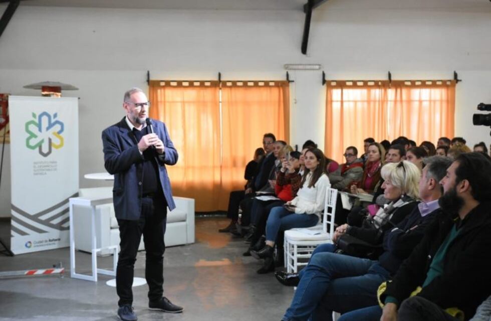 Marcos Corach tras el pago desdoblado de sueldos municipales: "Ir al paro sería desmedido"