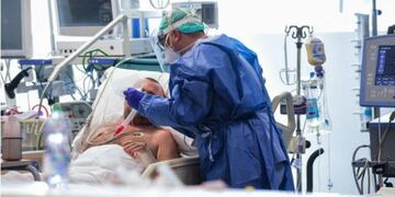 Este viernes se pasó otra vez la marca de los dos mil contagios diarios en Córdoba\u002E