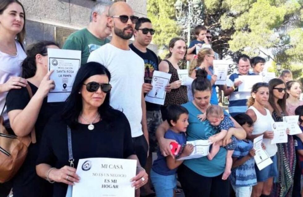 Hipotecados UVA Autoconvocados se manifestaron en Santa Rosa contra el aumento de las cuotas