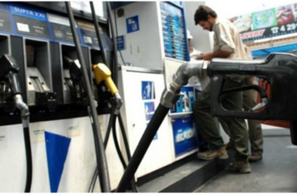 YPF bajó hasta 3,2% sus combustibles y pasó a tener los precios más baratos de la región