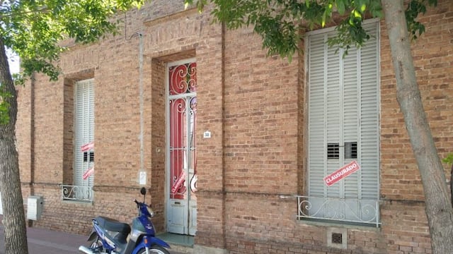 El geriátrico clausurado estaba frente a la comisaría 2° (Vía Rafaela)