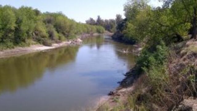 El joven cayu00f3 desde la barranca mientras se encontraba junto a un grupo de amigos.