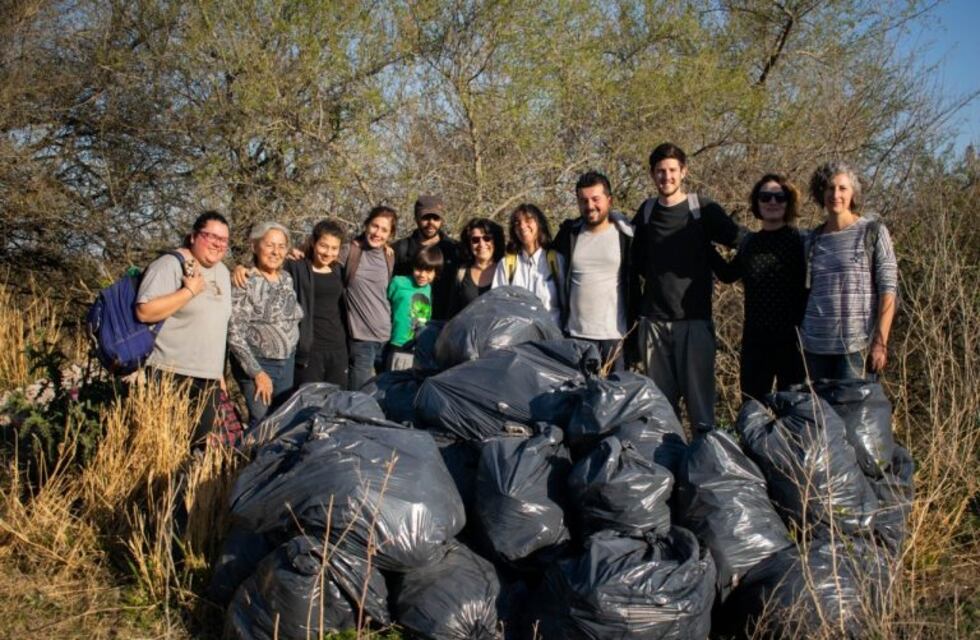 Alta Gracia Somos Todxs una campaña con acciones: limpiaron una zona del arroyo