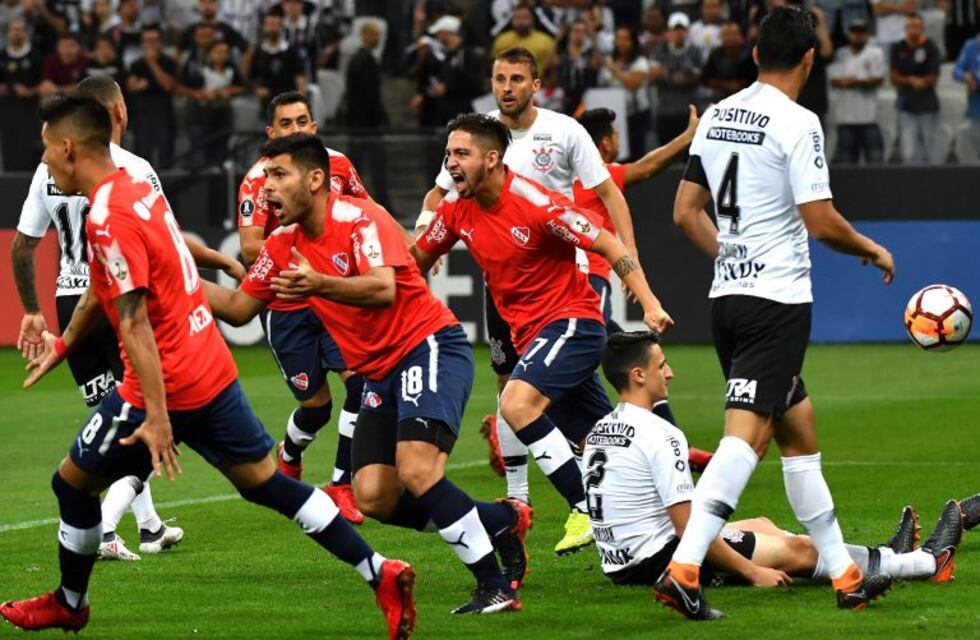 Libertadores: Independiente le ganó 2-1 a Corinthians y se acomodó en el grupo