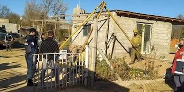 Dramático rescate de una mujer que cayó a un pozo en construcción en Cosquín\u002E