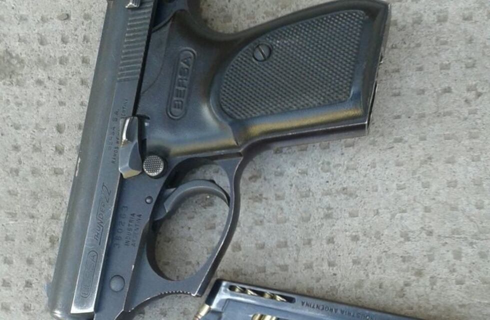 Sorprenden a un joven con pedido de captura