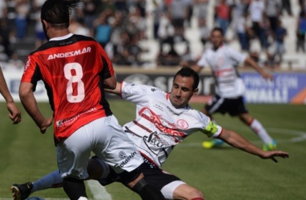 Huracán Las Heras y Gimnasia, encaminados hacia el ascenso