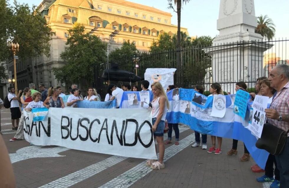 "Sigan buscando", exigieron familiares de tripulantes del ARA San Juan