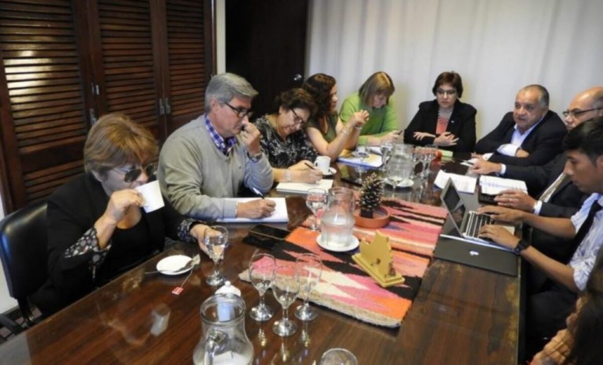 Los ministros Calsina y Cabana Fusz, debatieron con los gremios el proyecto de grilla de calificación docente en Jujuy\u002E