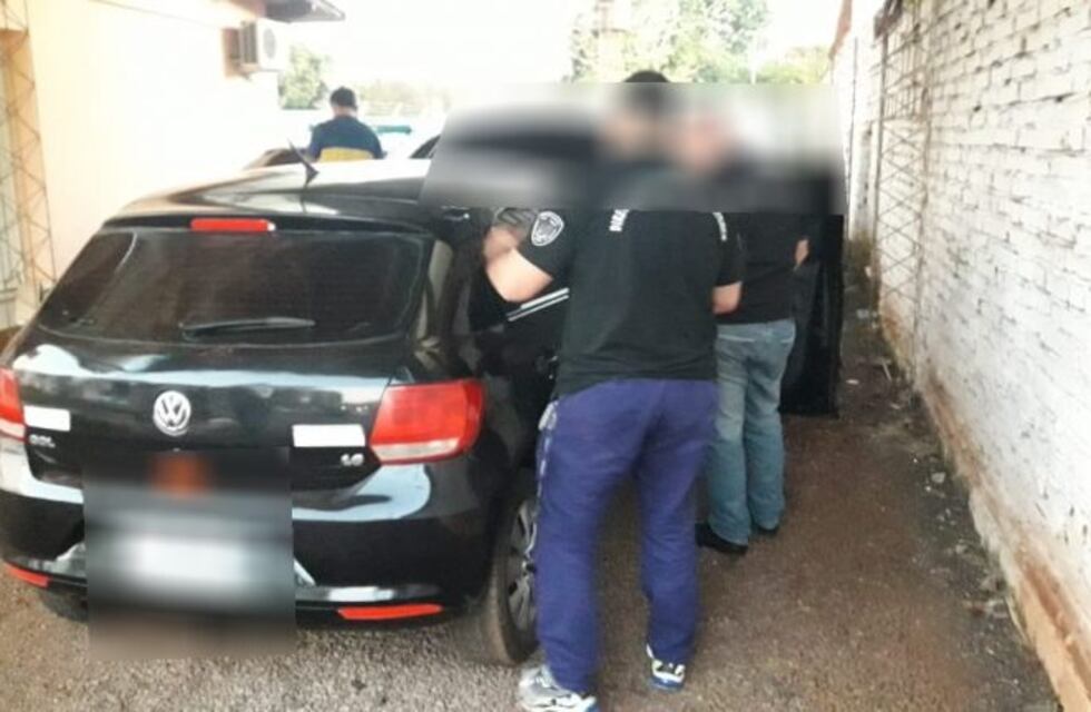 La Policía recuperó en Alem un auto robado en Wanda