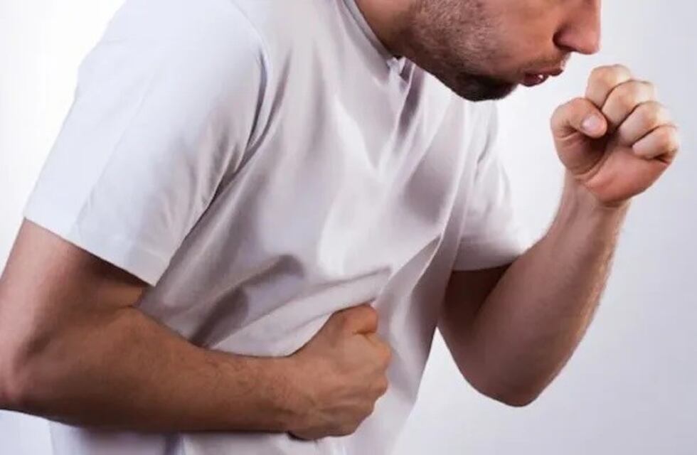 Murió ahogado por su propia saliva mientras consumía bebidas alcohólicas