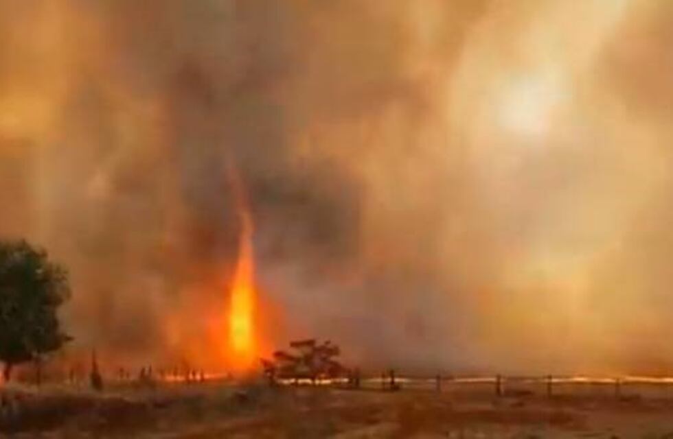 Los increíbles tornados de fuego que se produjeron en Brasil