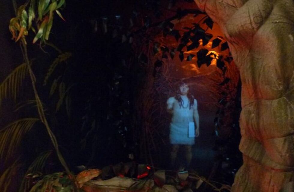 Un chamán da la bienvenida en Thaaui