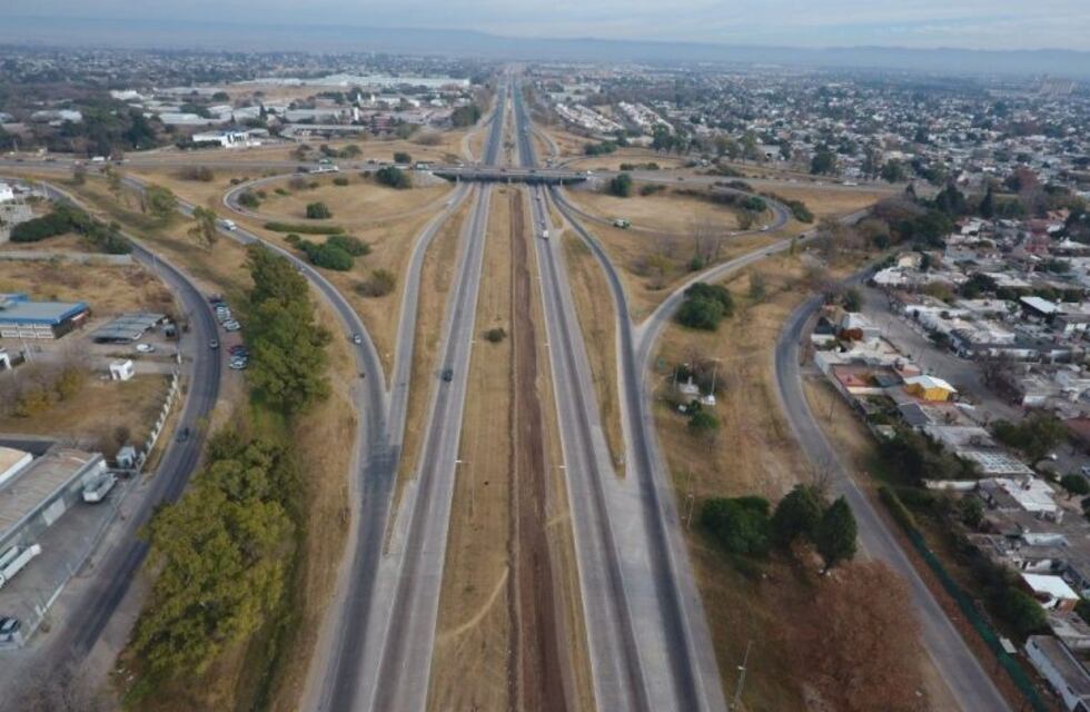 Avanza la construcción del tercer carril en Avenida Circunvalación