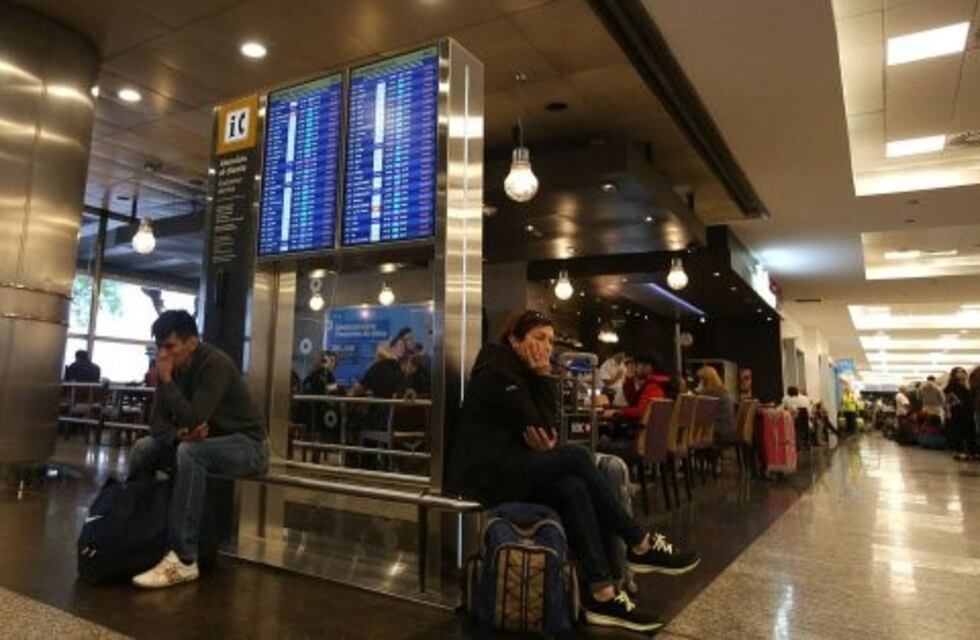 El Aeroparque Jorge Newbery volvió a operar tras el paro