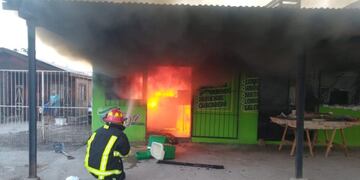 Se incendió una sandwichería por una pérdida en una garrafa\u002E (Policía de Salta)