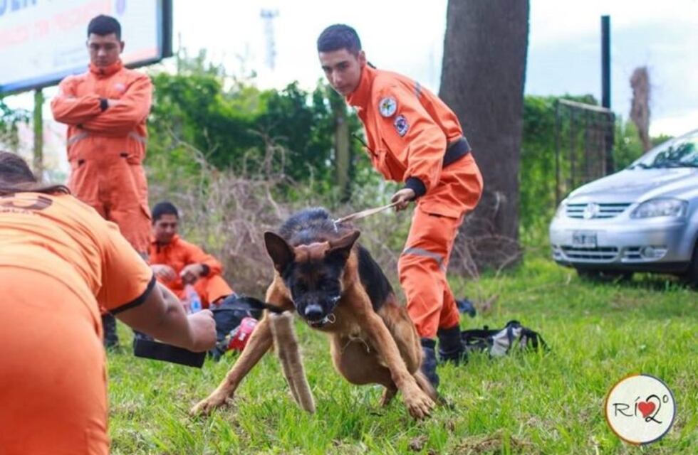 Bomberos de Arroyito se capacitaron en Búsqueda y Rescate K9