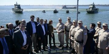 La ministra de Seguridad junto al equipo del Ministerio y Prefectura Naval durante el anuncio de los operativos de la Hidrovía Paraná-Paraguay