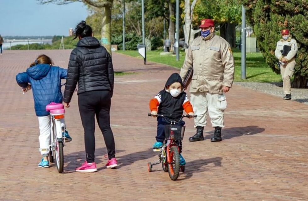 Anuncian un domingo con tiempo primaveral y nubes sobre Rosario
