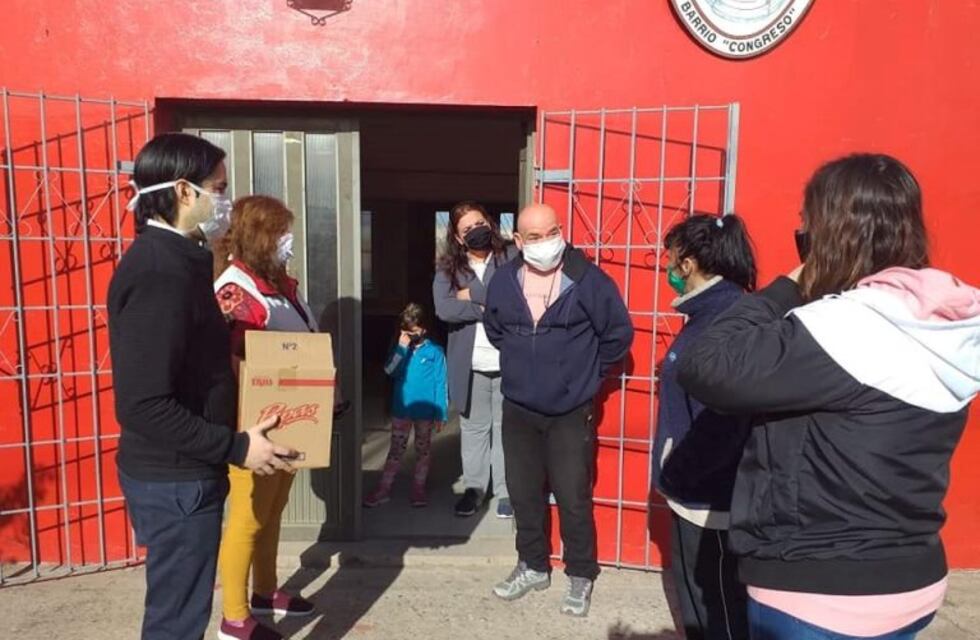 Kolina Coronel Rosales donó kits de protección