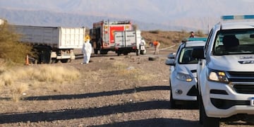 Tuvo que trabajar personal de Bomberos para liberar los cuerpos de la camioneta\u002E