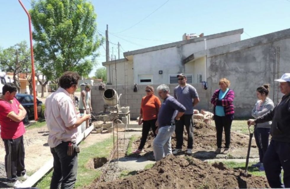 El curso de albañilería en Devoto atrae a hombres y mujeres de todas las edades