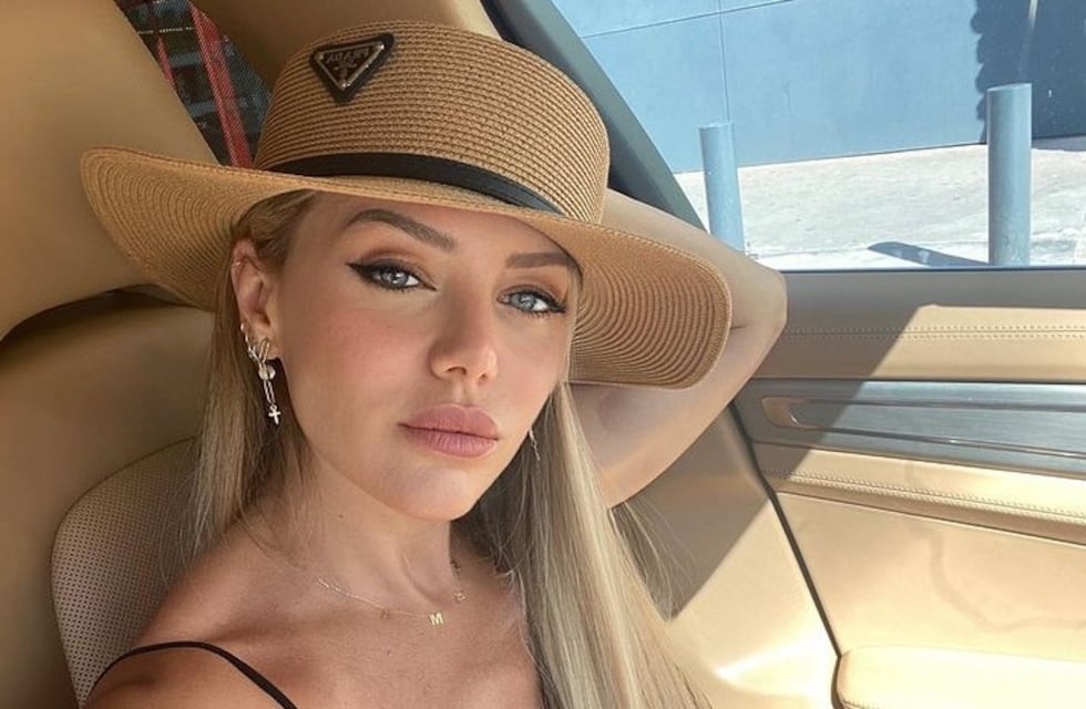 Evangelina Anderson posó con una microbikini blanca y subió la temperatura en las redes