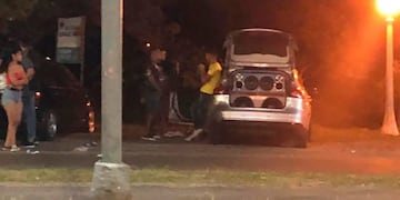 Sin descanso para los vecinos: Picadas y música ensordecedora\u002E (Web)\u002E